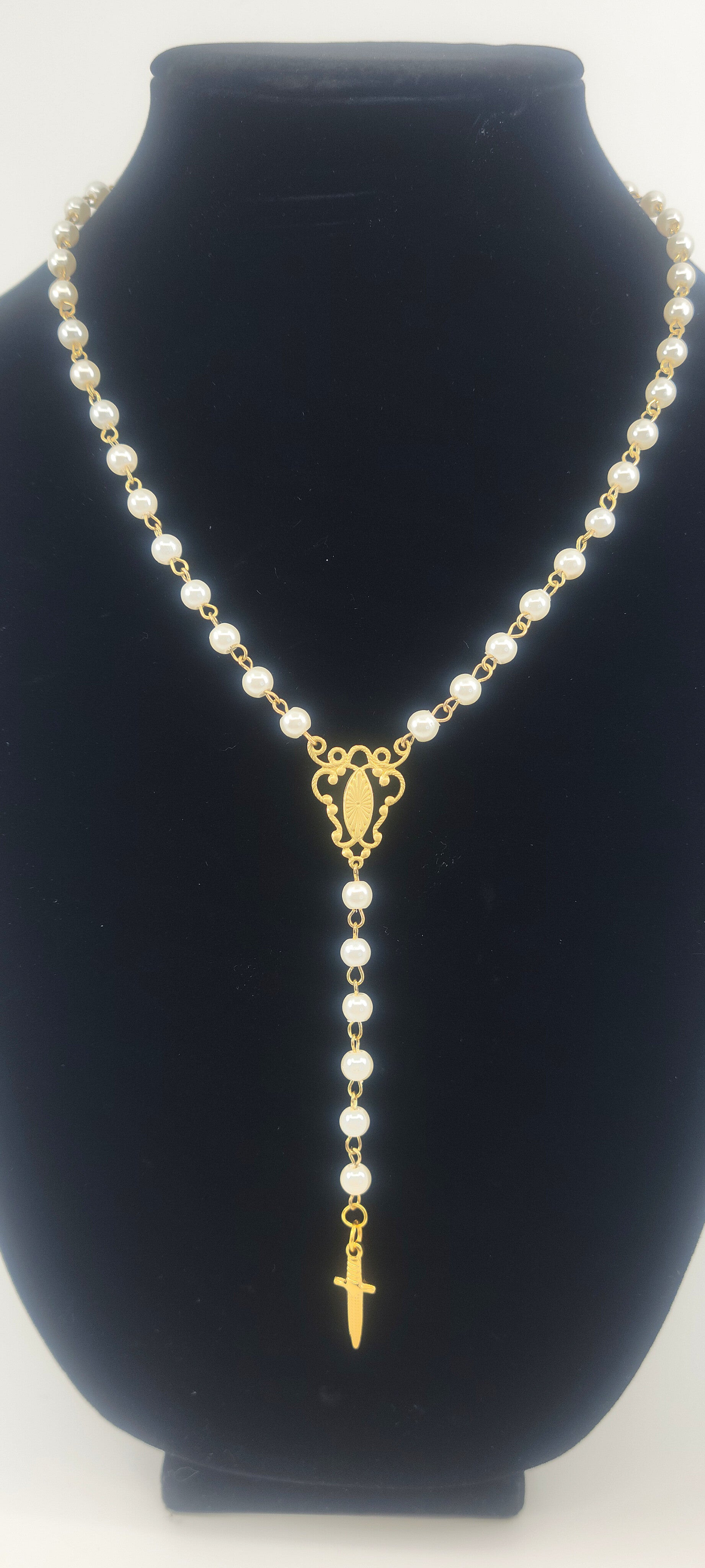 YOUR MAJESTY \\\ necklace